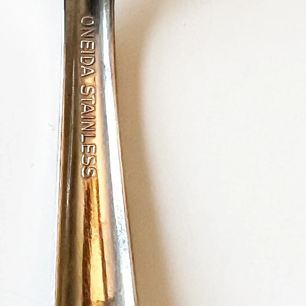 Oneida stainless roseanne